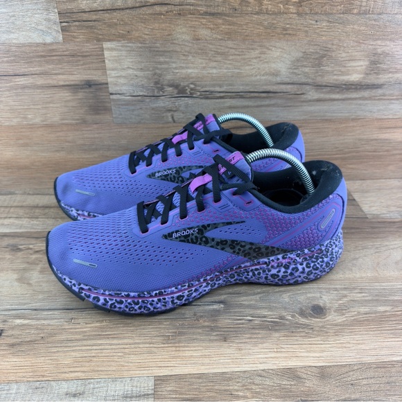 Brooks Purple/Black Leopard print size 11.5 - Picture 3 of 9